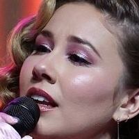 Haley Reinhart Nøgen