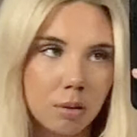 Hannah Bystrom Nøgen