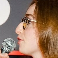 Hannah Magy Nøgen