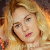 Hattie James Nøgen