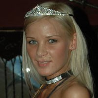 Hecz Adrienn Nøgen