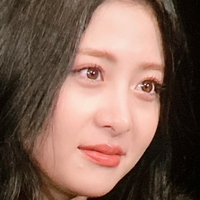 Huh Yunjin 허윤진 Nøgen