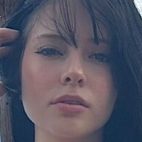 Isabella Theran Nøgen