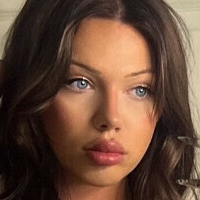 Jade Nyström Nøgen