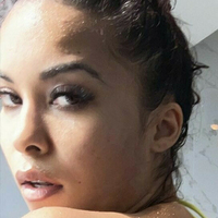 janellee.__ Nøgen