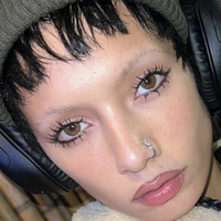 Jazelle Zanaughtti Nøgen
