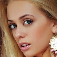 Jennifer Mackay Nøgen