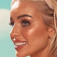 Julia Cavanagh Nøgen