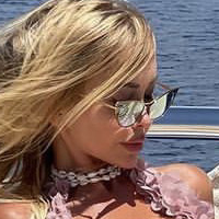 Julia Dybowska Nøgen