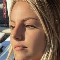 Julia Haller Nøgen