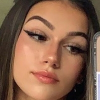 Julia Merekoulias Nøgen
