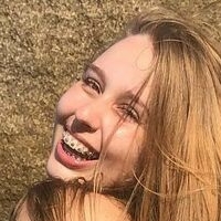 Julia Oliveira Zimmer Nøgen