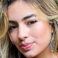 Julia Puzzuoli Nøgen