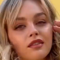 Julia Rilynn Greenhalgh Nøgen