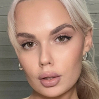 Julia.sbd Nøgen
