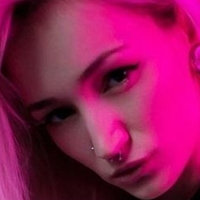 Julia Tyki Nøgen