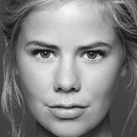 Julie Zangenberg Nøgen
