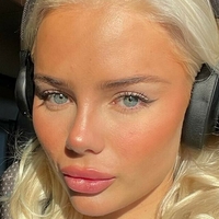juliiesteen Nøgen