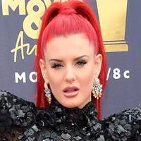 Justina Valentine Nøgen