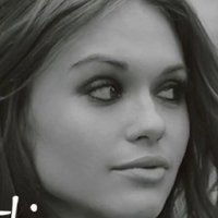 Katie Garfield Nøgen