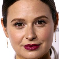 Katie Lowes Nøgen