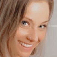 Kelly Gee Nøgen