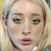 Kelly Medanie Nøgen