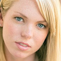 Kelsey Carlisle Nøgen
