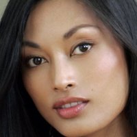 Kira Clavell Nøgen