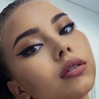 Kseniya Gato Nøgen