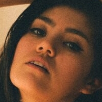 Kyra Elton Nøgen