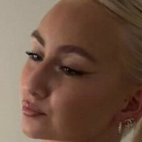 Lara-Charlottee Nøgen