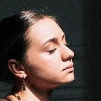 Lara Puschmann Nøgen