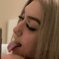 _.laramariee Nøgen