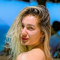 Larissa Scherrer Nøgen