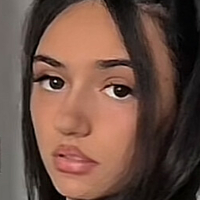 Laura Nestola Nøgen