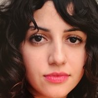 Layla Khoshnoudi Nøgen