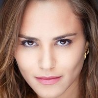 Lea Arnezeder Nøgen