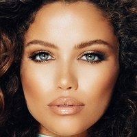 Leyla Milani Nøgen