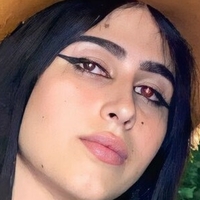 Lia Scarlett Nøgen