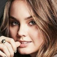 Liana Liberato Nøgen