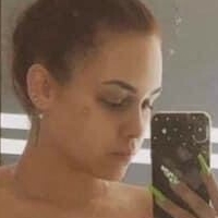 Lili Laskai Nøgen