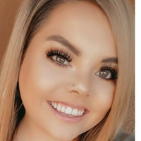 Lilly Zamora Nøgen