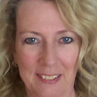 Linda McQuade Nøgen
