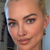 Lindsay Pelas Nøgen