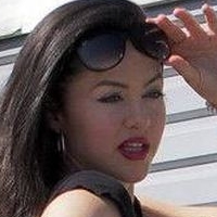 Linna Pearl Nøgen