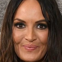 Lisa Barlow Nøgen