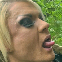 Lisa Cross Nøgen