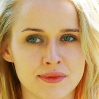 Lisa Henni Nøgen