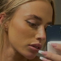 Livy Scott Nøgen
